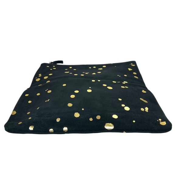 Clare V. - Women’s ‘Margot’ Fold-Over Suede Clutch Bag in Black, Gold, One Size - Picture 7 of 12